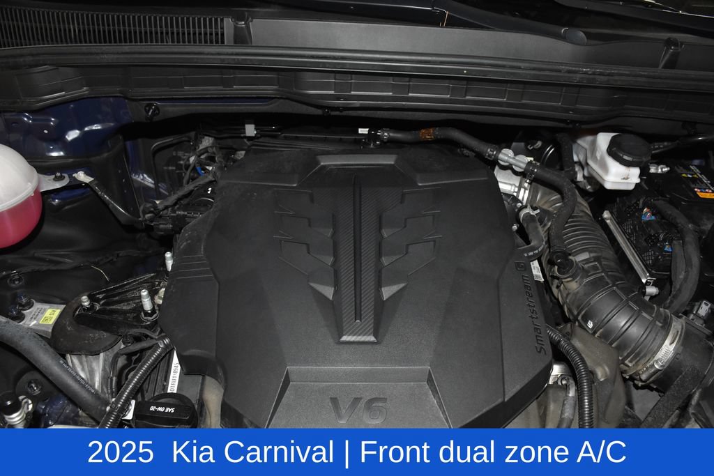 Used 2025 Kia Carnival FWD image 7