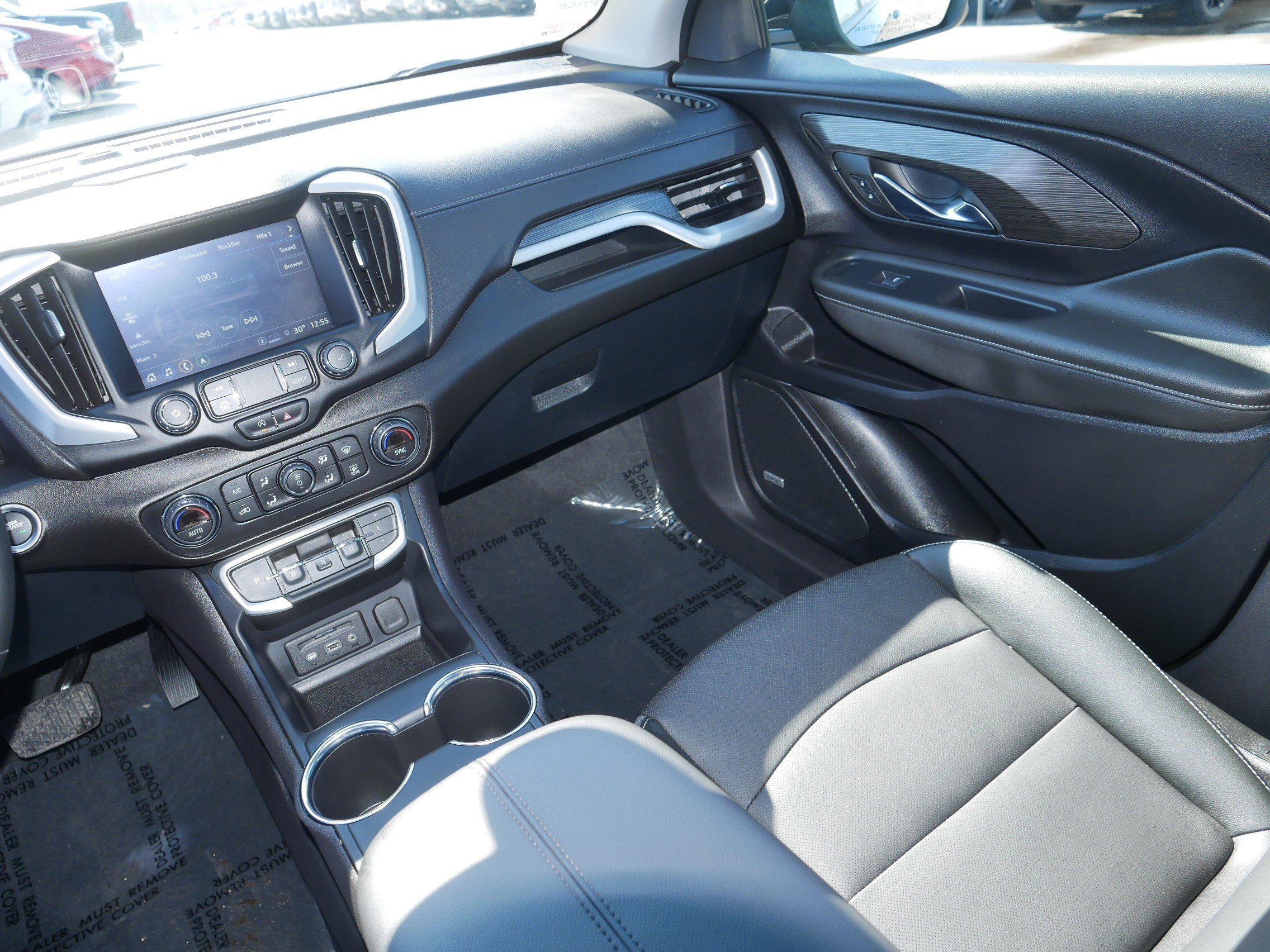 Used 2024 GMC Terrain SLT w/ Infotainment Package II image 11