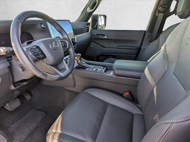 Used 2024 Lexus GX 550 image 16