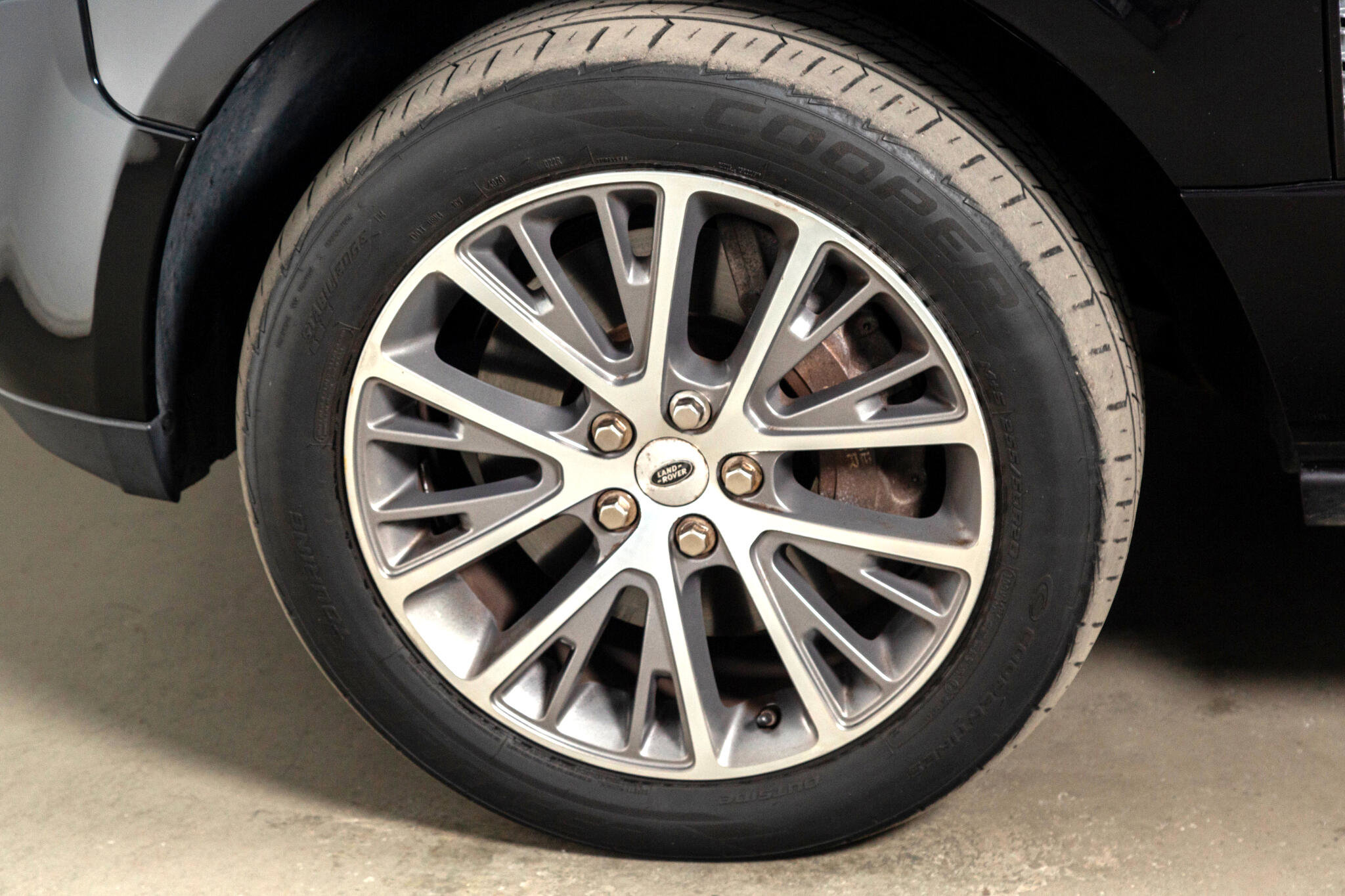 Used 2011 Land Rover Range Rover Autobiography image 16