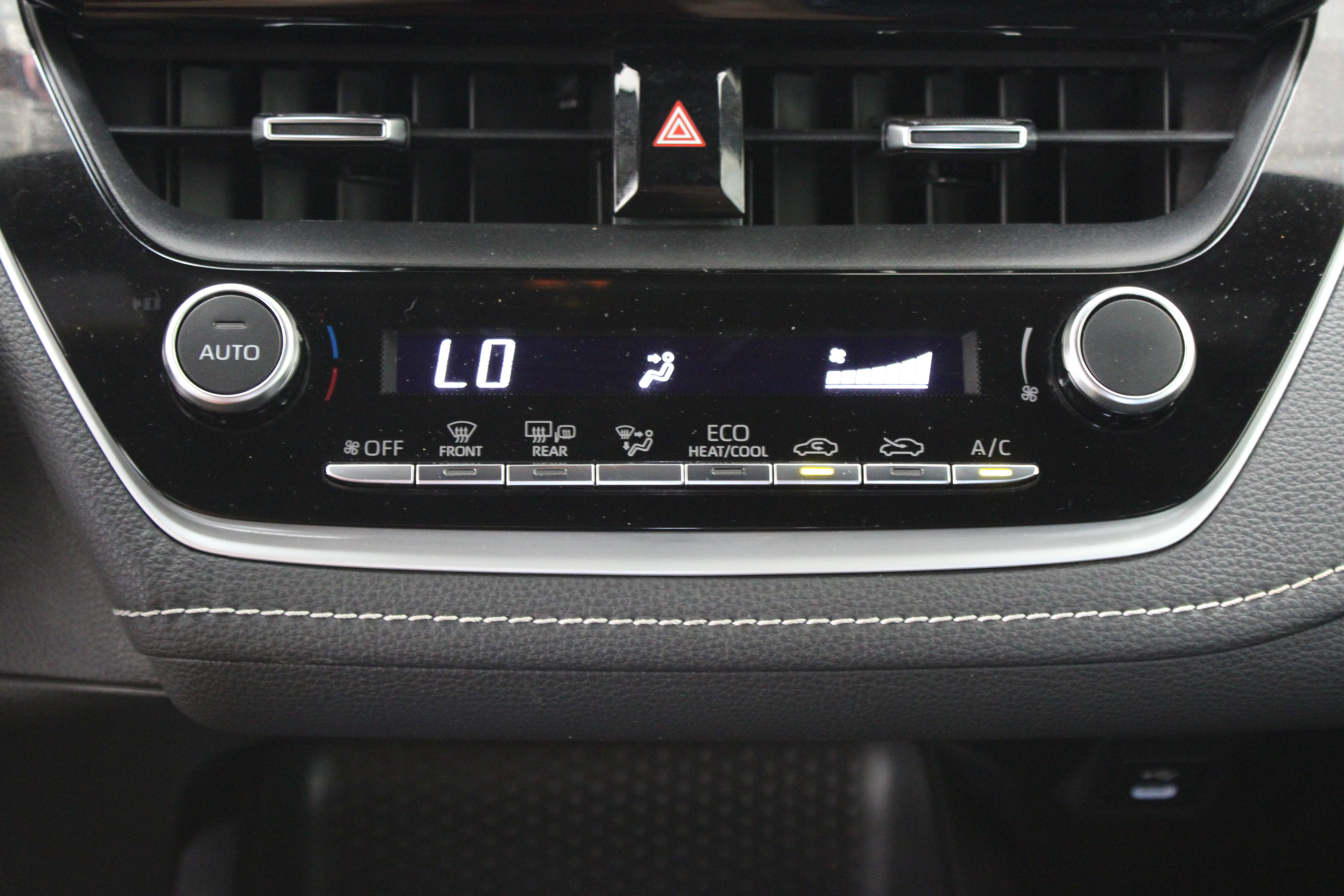 Certified 2024 Toyota Corolla SE FWD image 19
