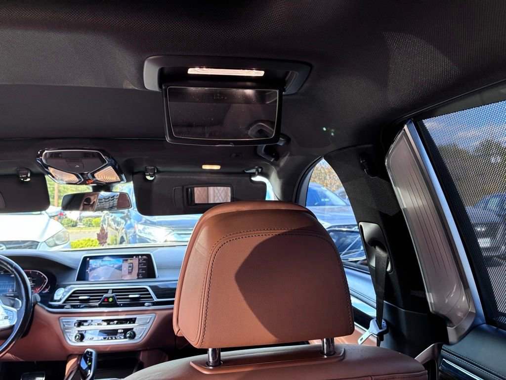 Used 2022 BMW 750i xDrive w/ Luxury Rear Seating Package AWD/4WD image 50