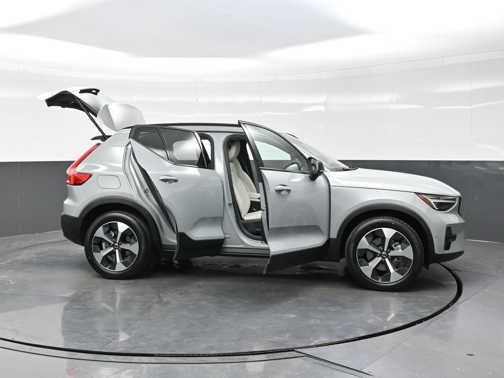 New 2026 Volvo XC40 B5 Plus w/ Protection Package Premier AWD/4WD image 46