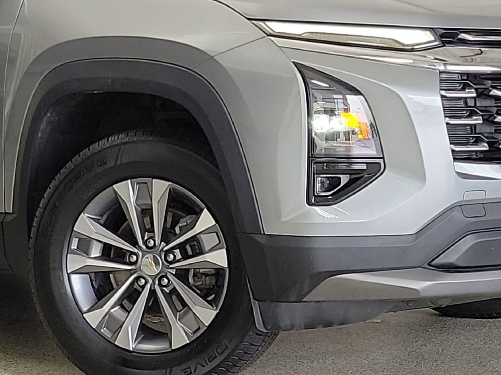 Certified 2025 Chevrolet Equinox LT w/ Convenience Package II AWD/4WD image 2