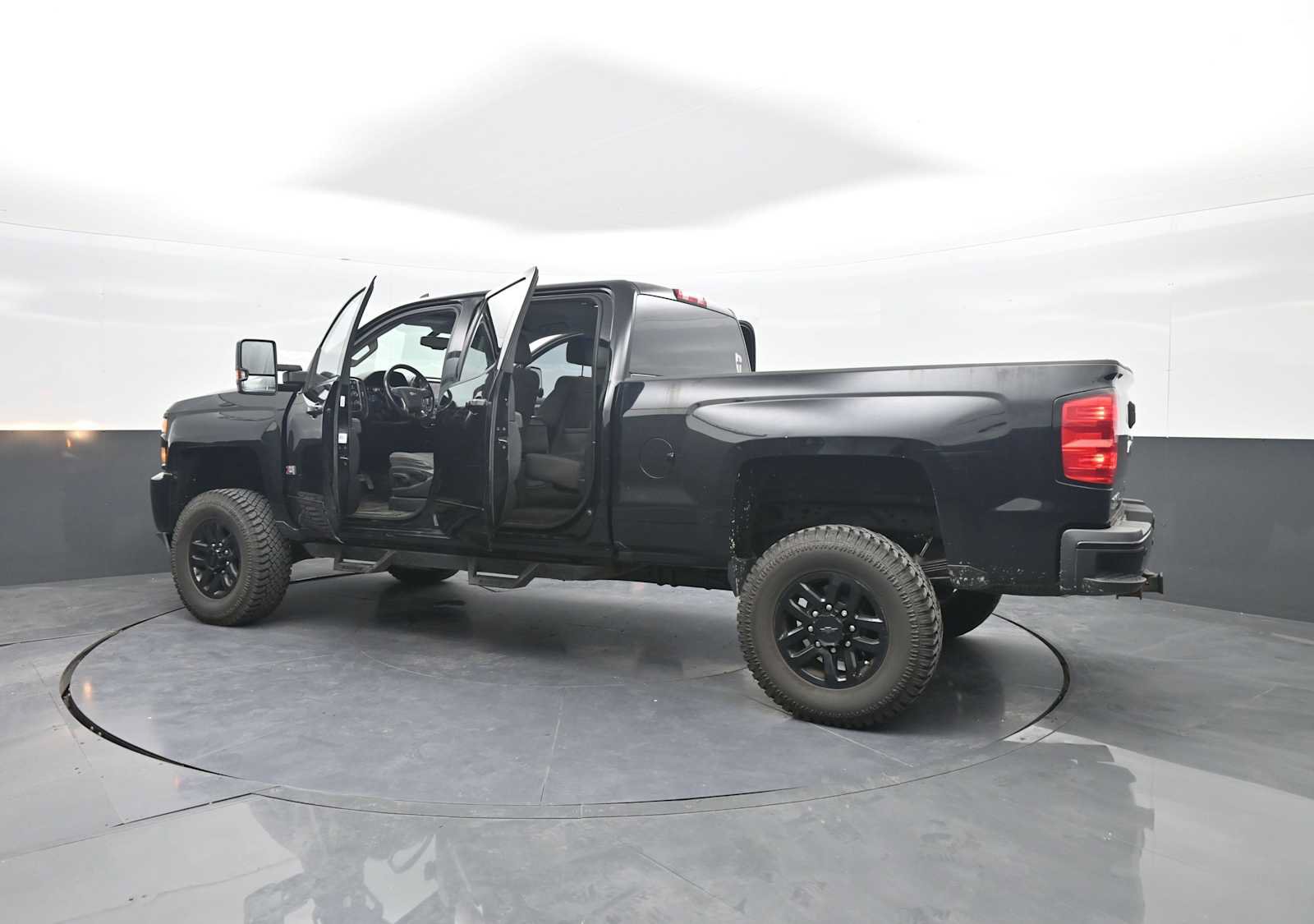 Used 2016 Chevrolet Silverado 2500 LT w/ Midnight Edition AWD/4WD image 39