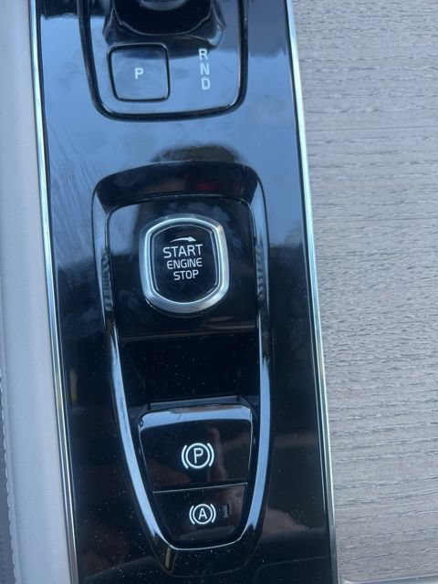 New 2026 Volvo XC90 B6 Plus w/ Protection Package Premier AWD/4WD image 18