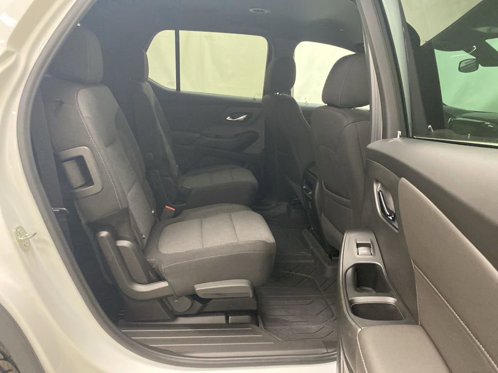 Used 2023 Chevrolet Traverse LT image 17