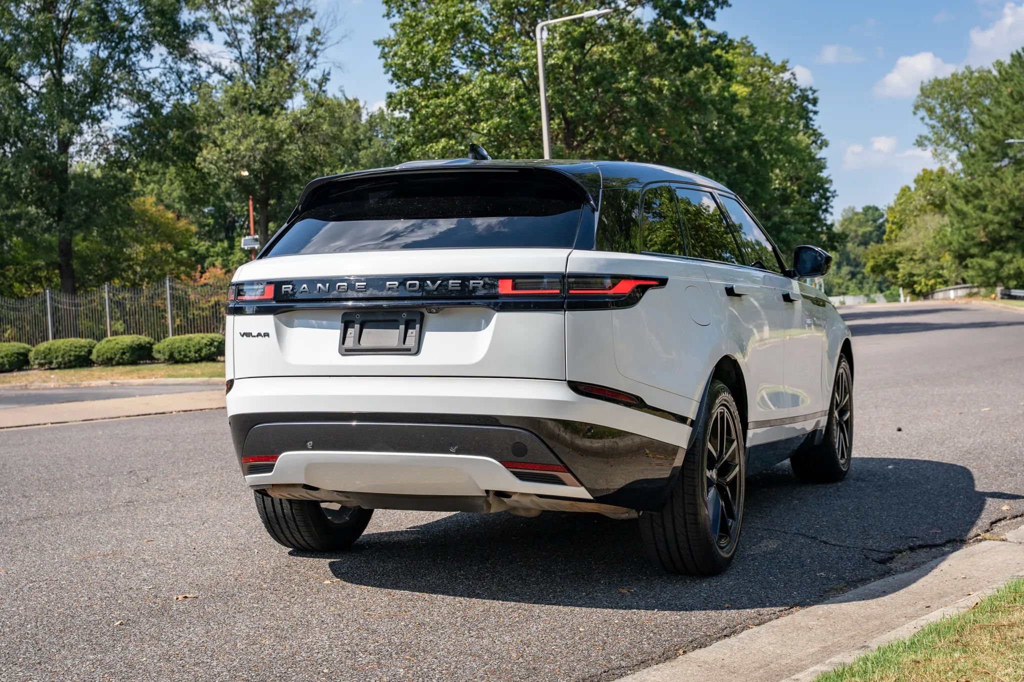 Used 2024 Land Rover Range Rover Velar Dynamic SE AWD/4WD image 6