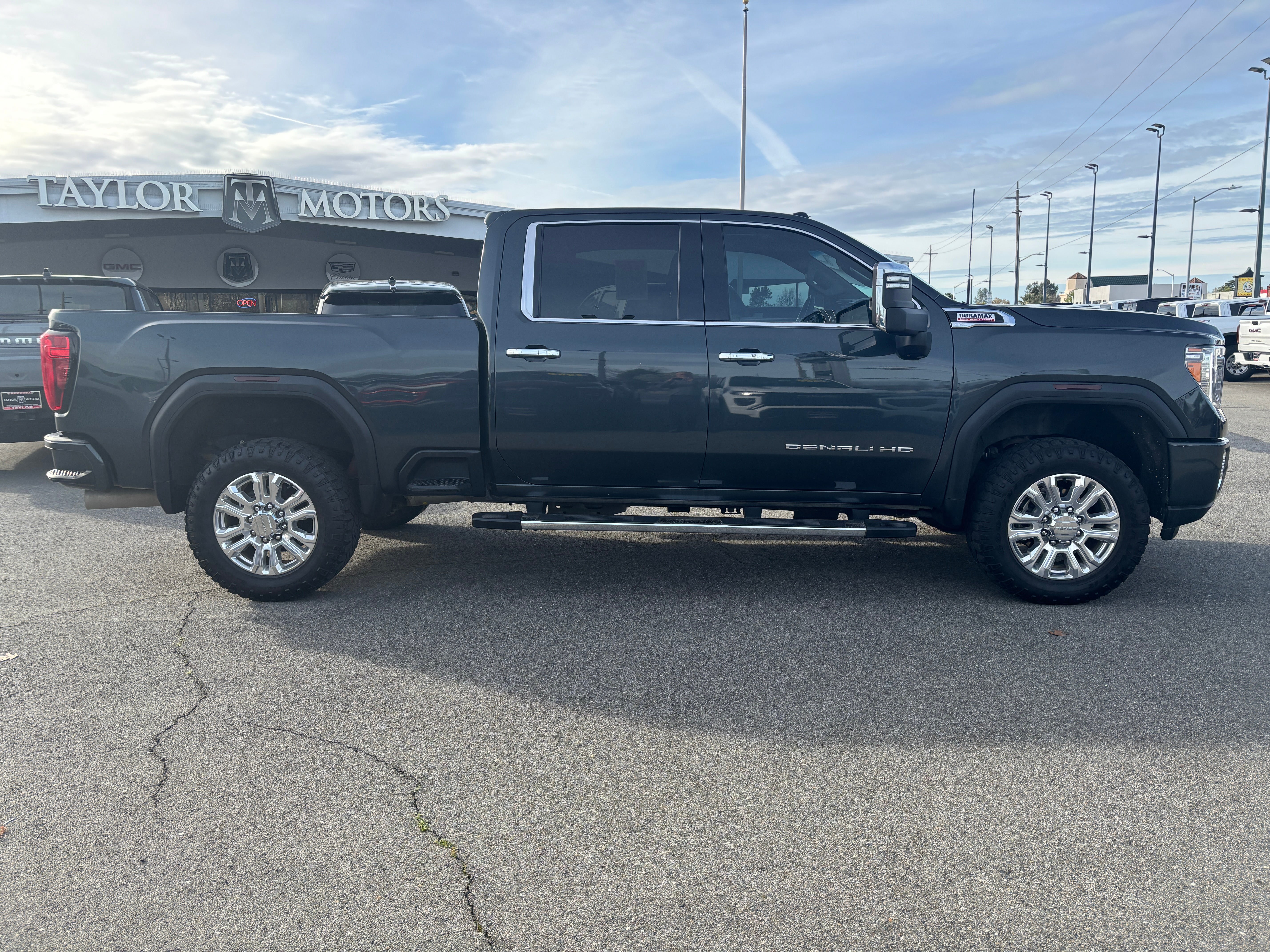 Used 2022 GMC Sierra 3500 Denali AWD/4WD image 4