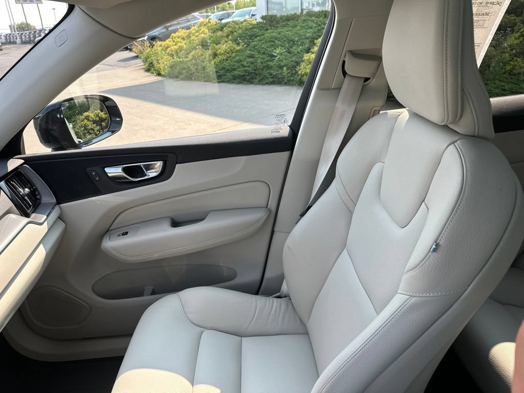 Certified 2025 Volvo XC60 T8 Core w/ Protection Package Premier AWD/4WD image 34