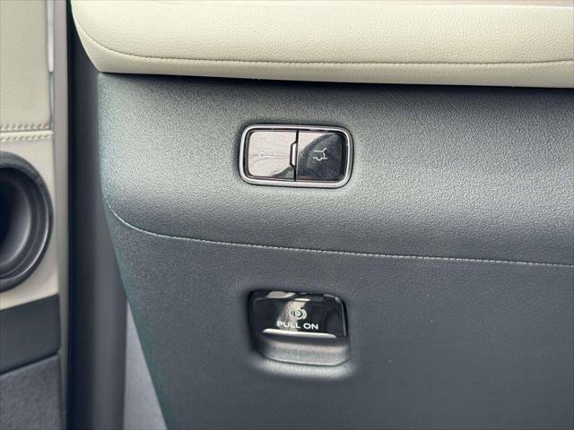 Used 2025 Lincoln Navigator L Reserve image 19