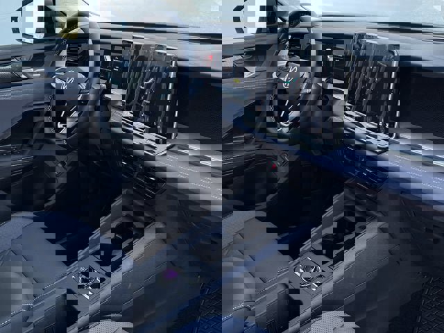 New 2025 Volkswagen Tiguan SE image 21