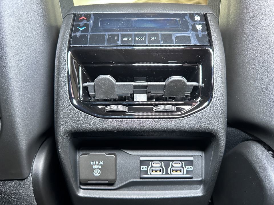 New 2025 Jeep Grand Cherokee L Altitude image 25