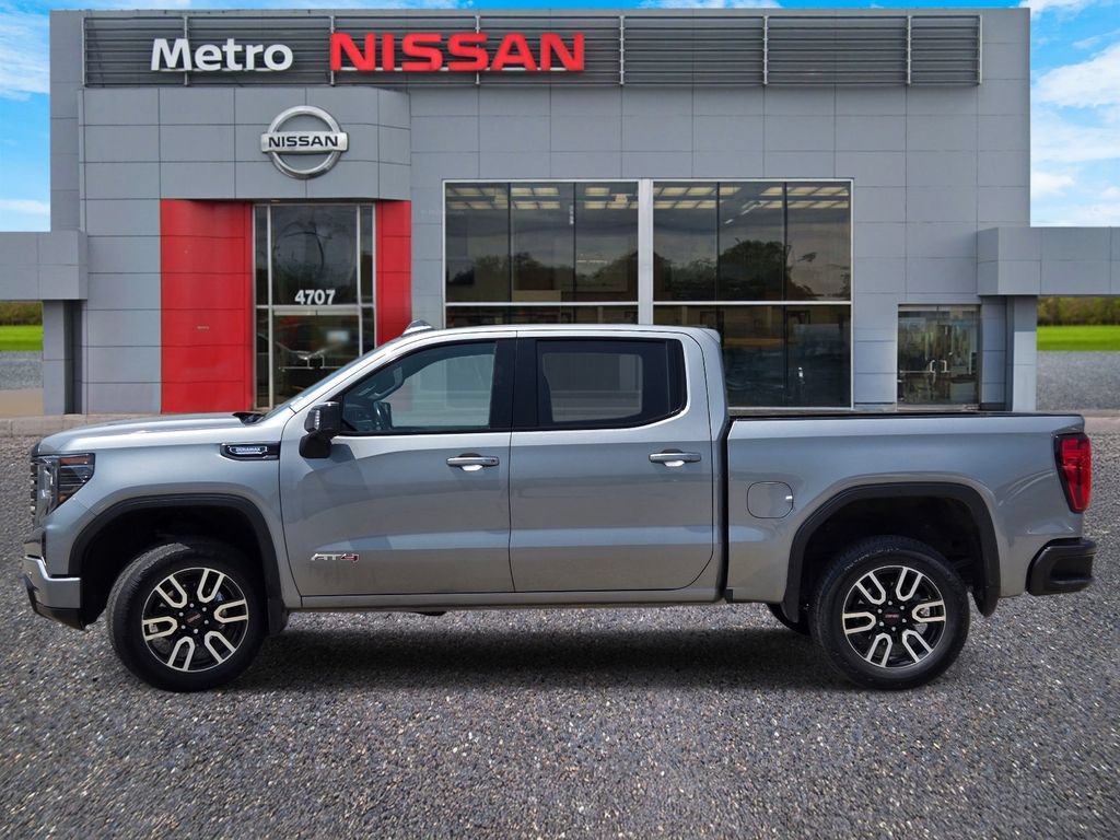 Used 2023 GMC Sierra 1500 AT4 w/ AT4 Premium Package AWD/4WD image 3