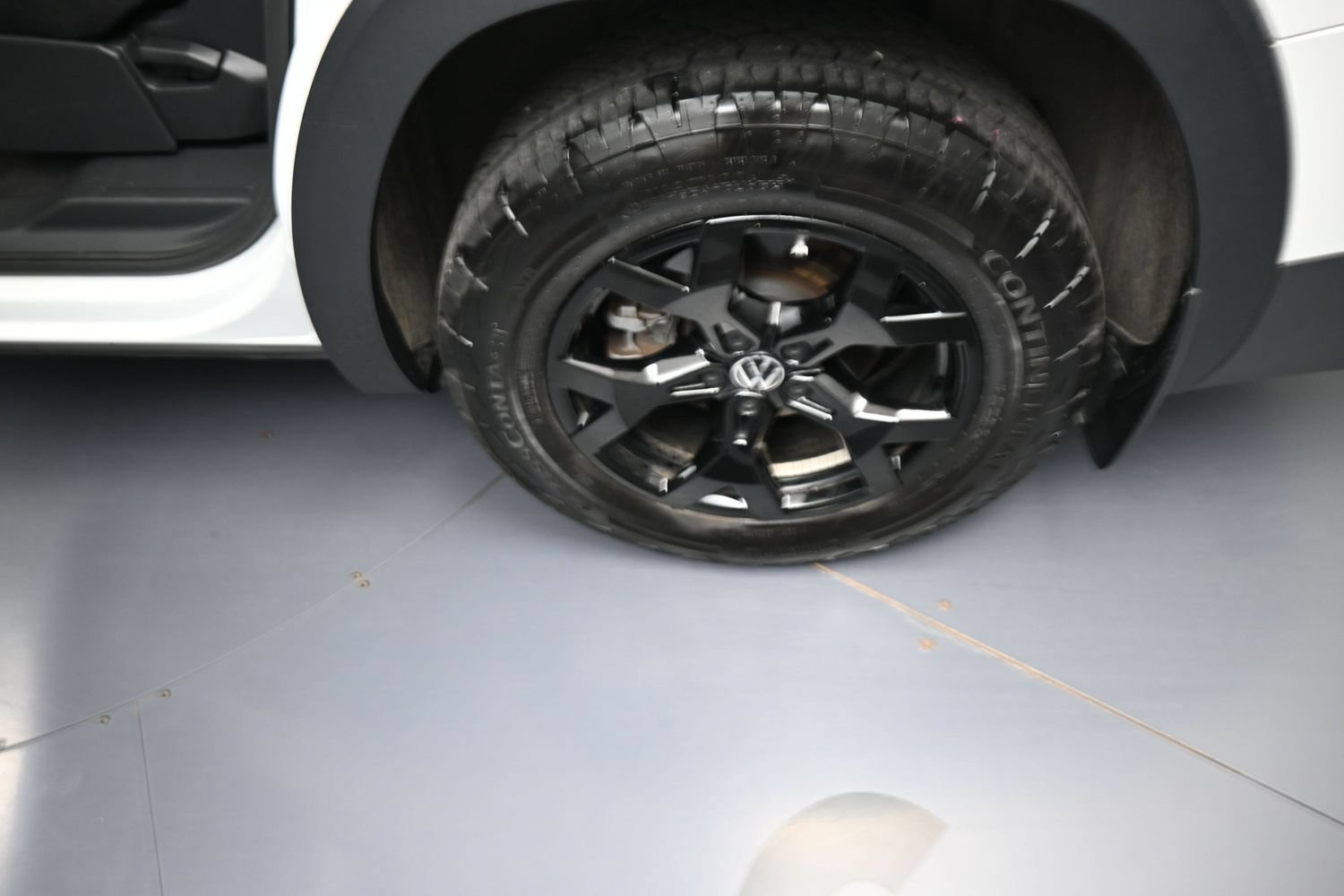 Used 2024 Volkswagen Atlas Peak Edition SEL AWD/4WD image 18