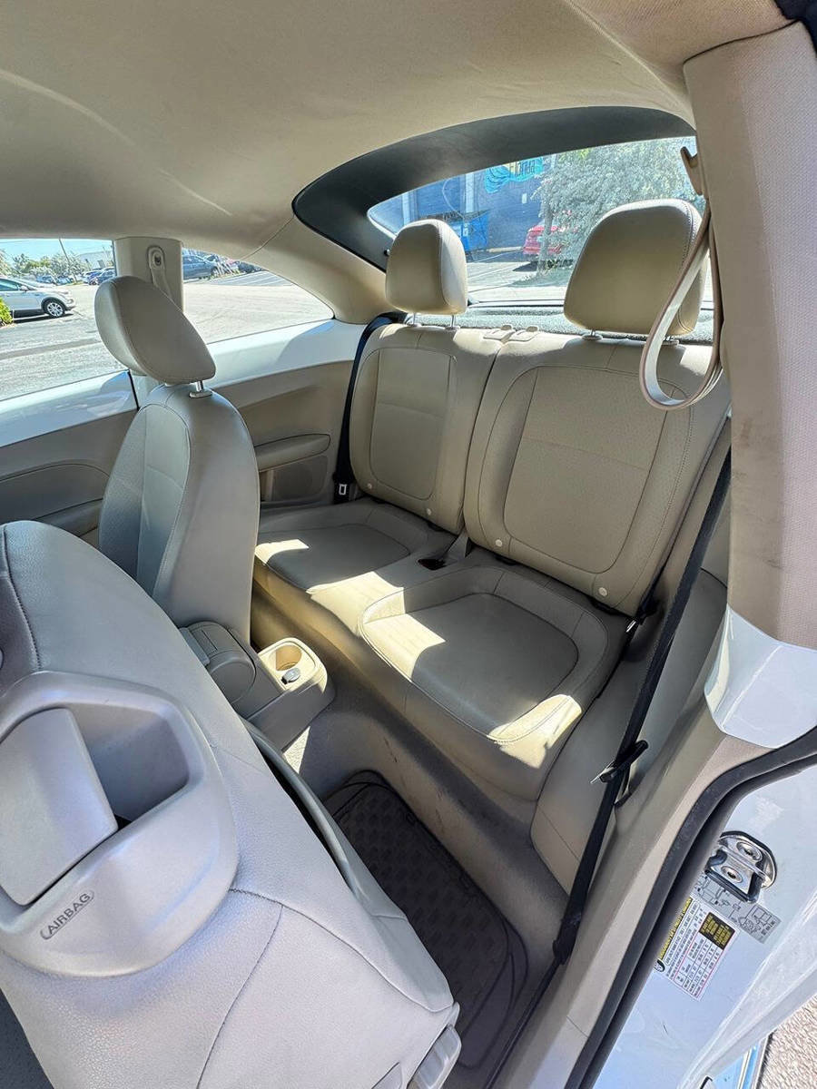 Used 2015 Volkswagen Beetle 1.8T FWD image 13