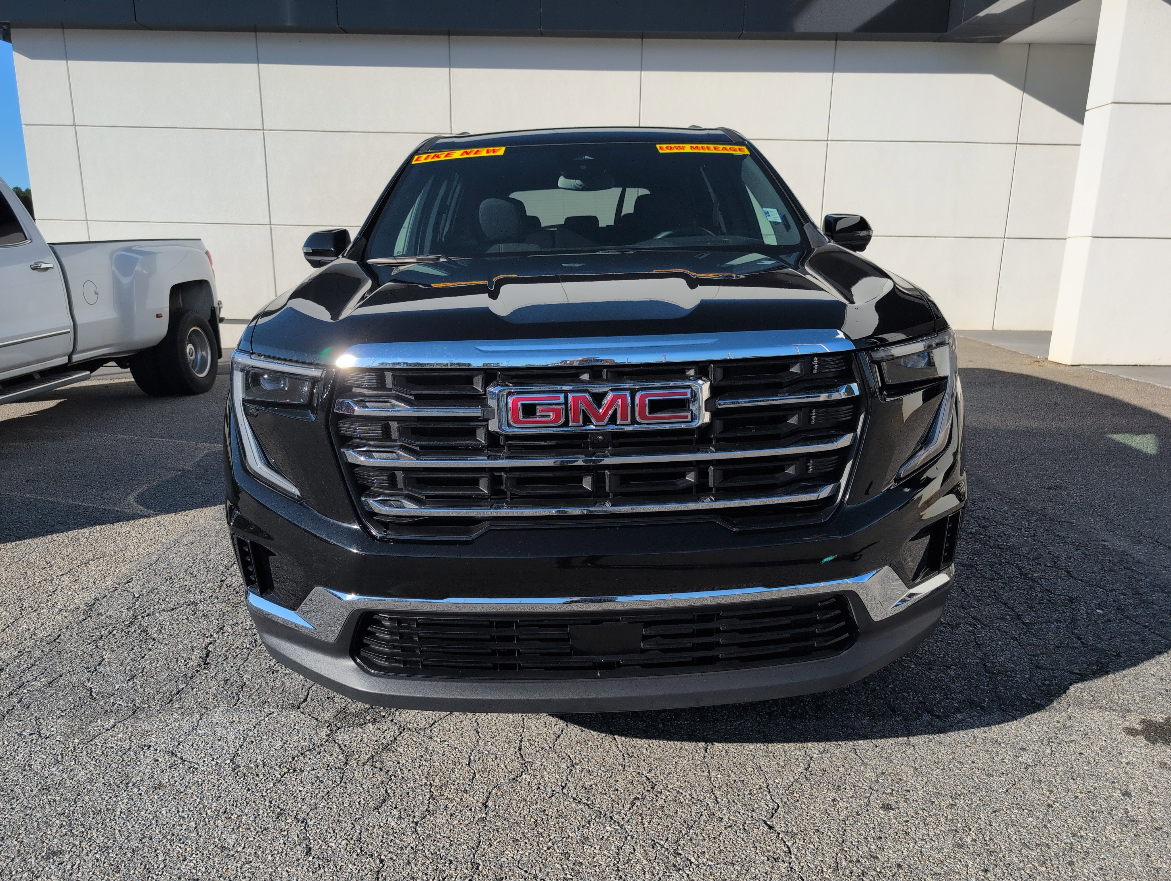 Used 2025 GMC Acadia Elevation image 13