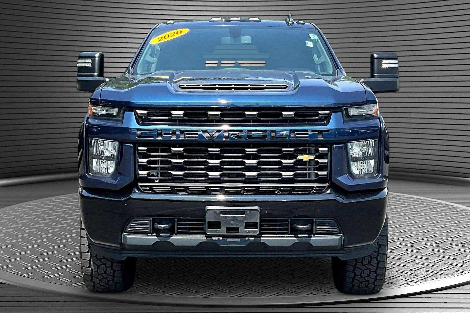 Used 2020 Chevrolet Silverado 2500 Custom w/ Custom Value Package AWD/4WD image 2