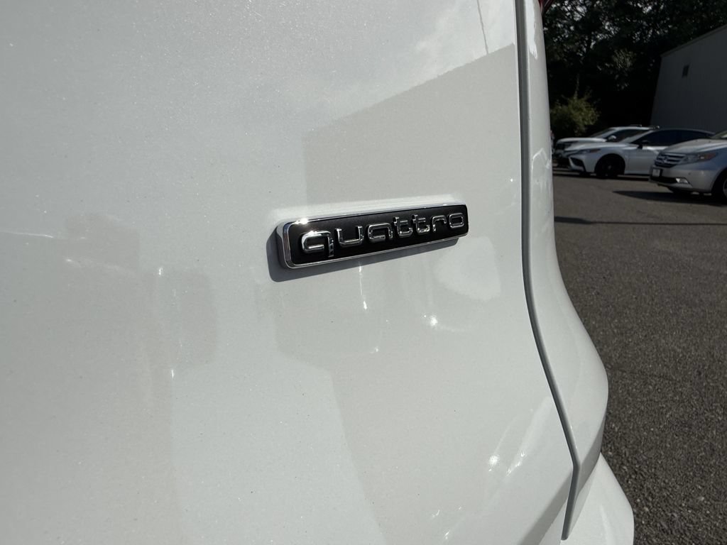 Used 2025 Audi Q5 Premium Plus AWD/4WD image 12