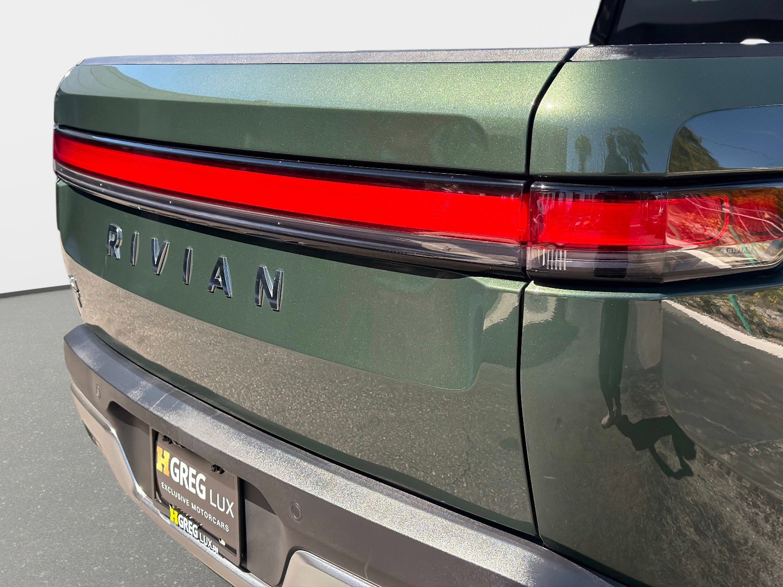 Used 2024 Rivian R1T Adventure image 19