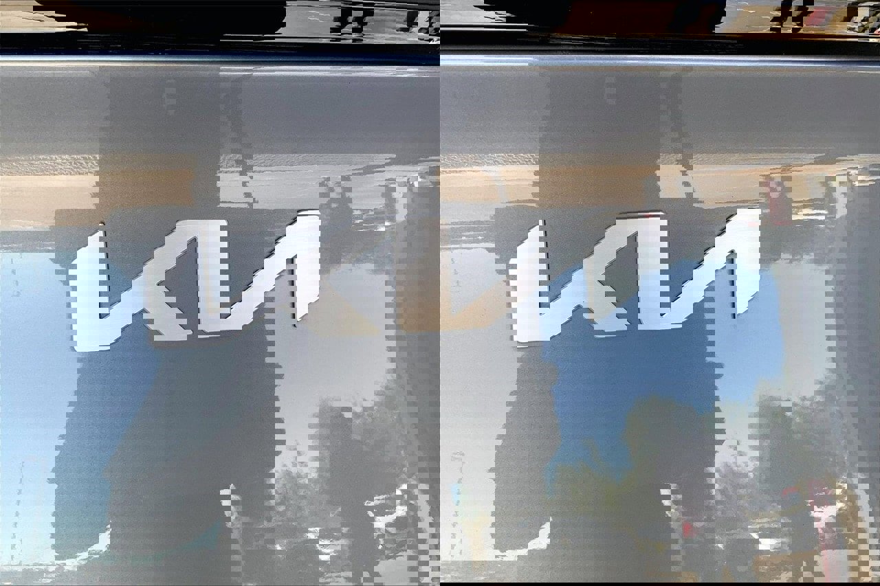 Used 2023 Kia Sportage EX image 7