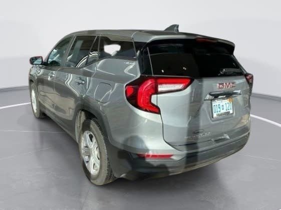 Used 2023 GMC Terrain SLE w/ LPO, Floor Liner Package image 5