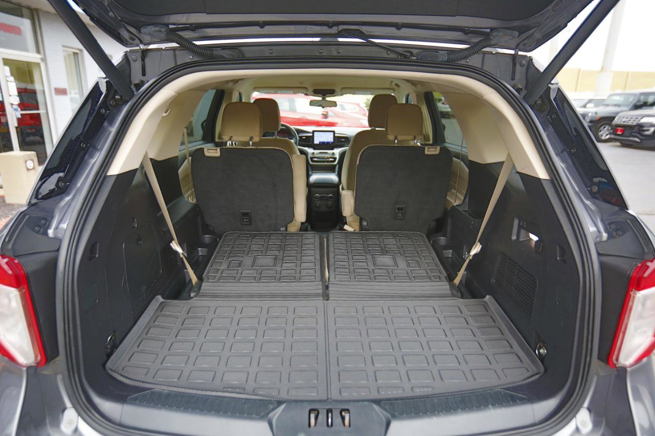 Used 2021 Ford Explorer XLT image 18