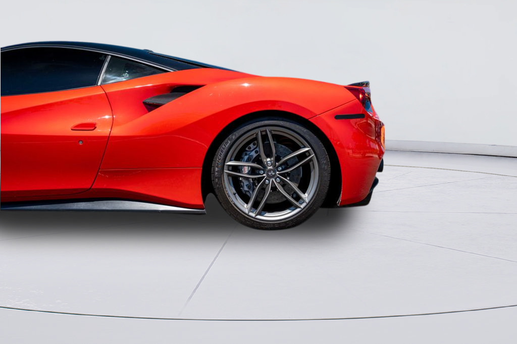 Used 2017 Ferrari 488 GTB RWD image 10