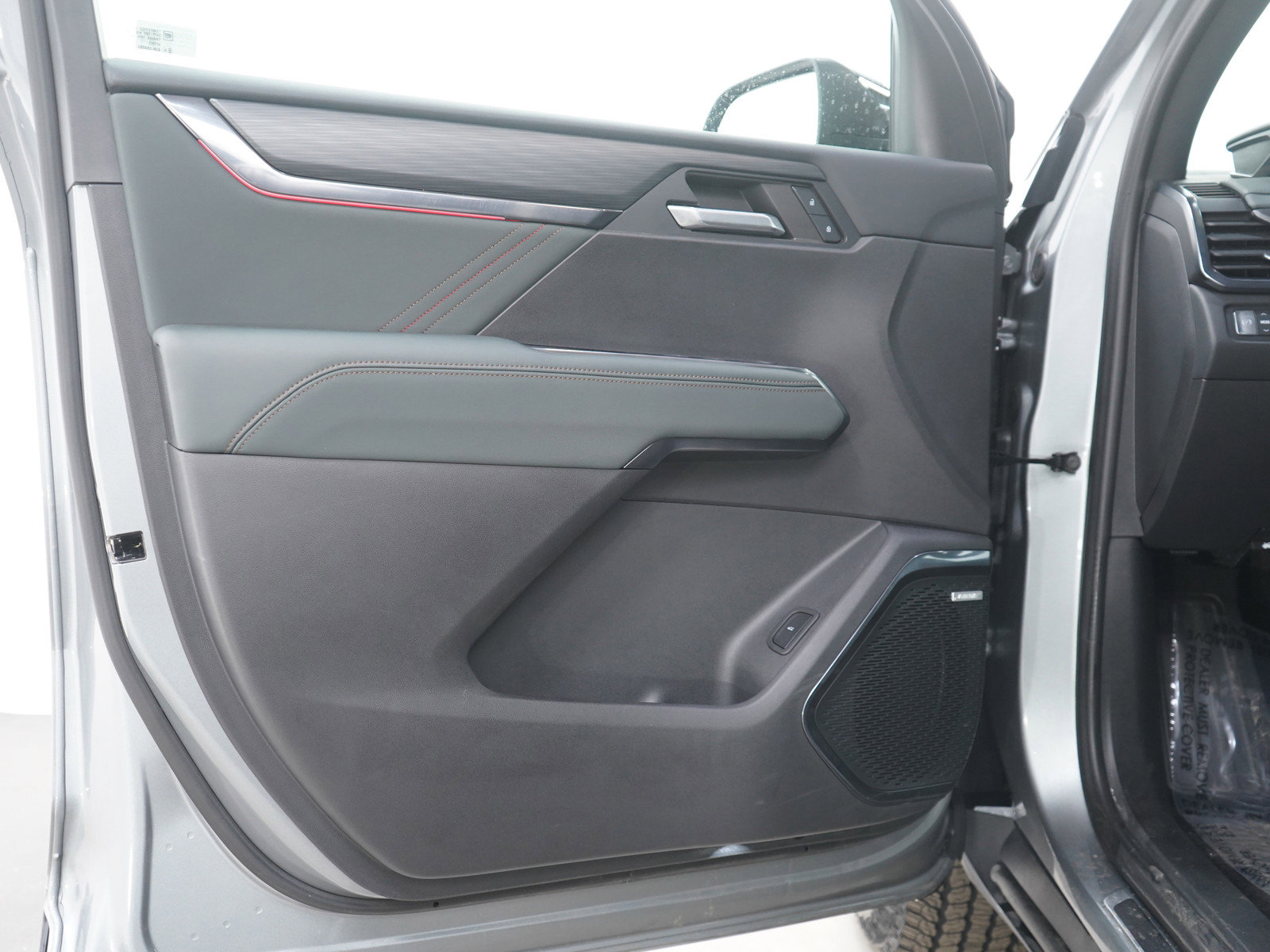 Used 2024 GMC Acadia AT4 w/ LPO, Floor Liner Package image 20