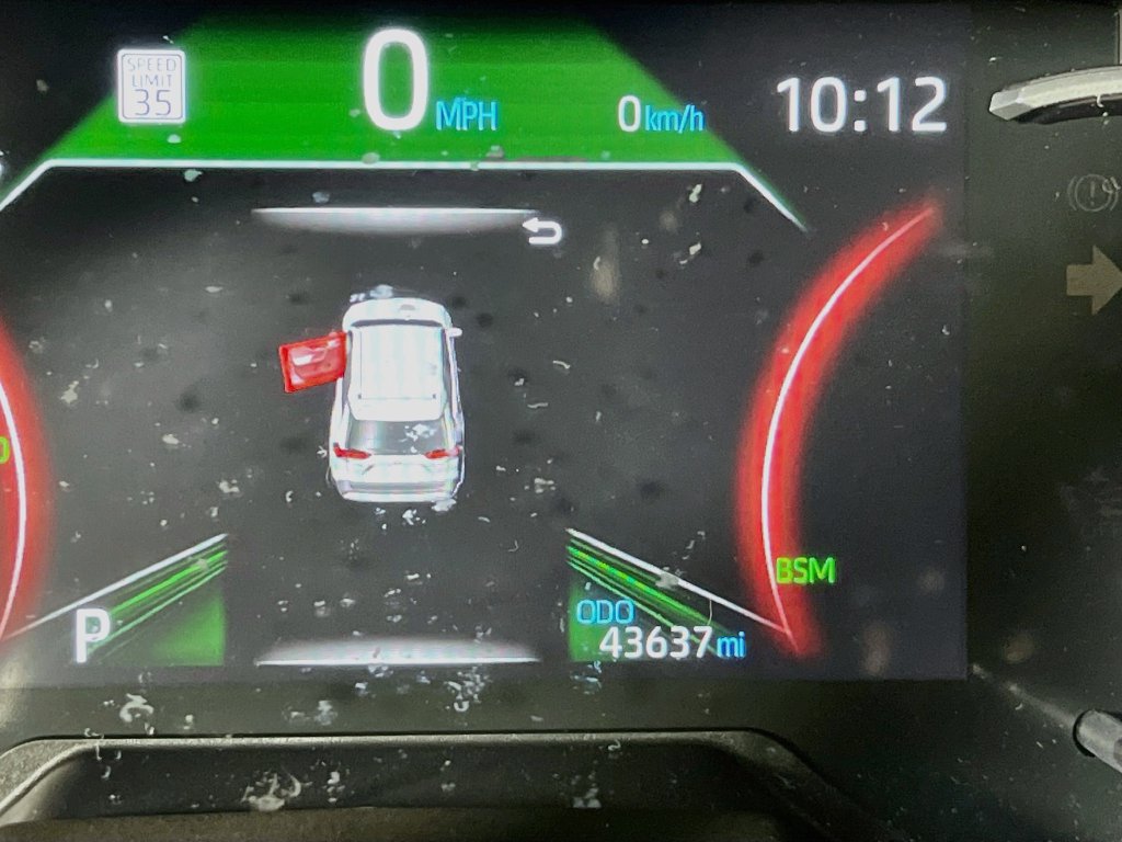 Used 2025 Toyota RAV4 XLE FWD image 19