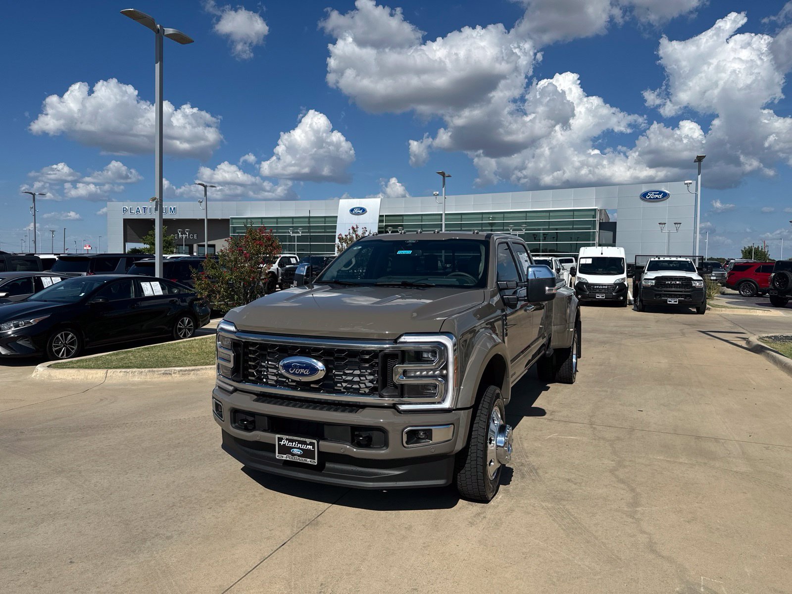 New 2026 Ford F450 Platinum w/ Platinum Plus Package