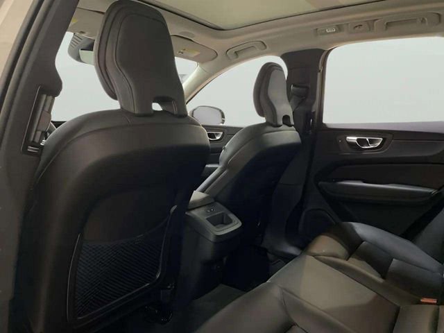 Used 2025 Volvo XC60 B5 Core AWD/4WD image 90