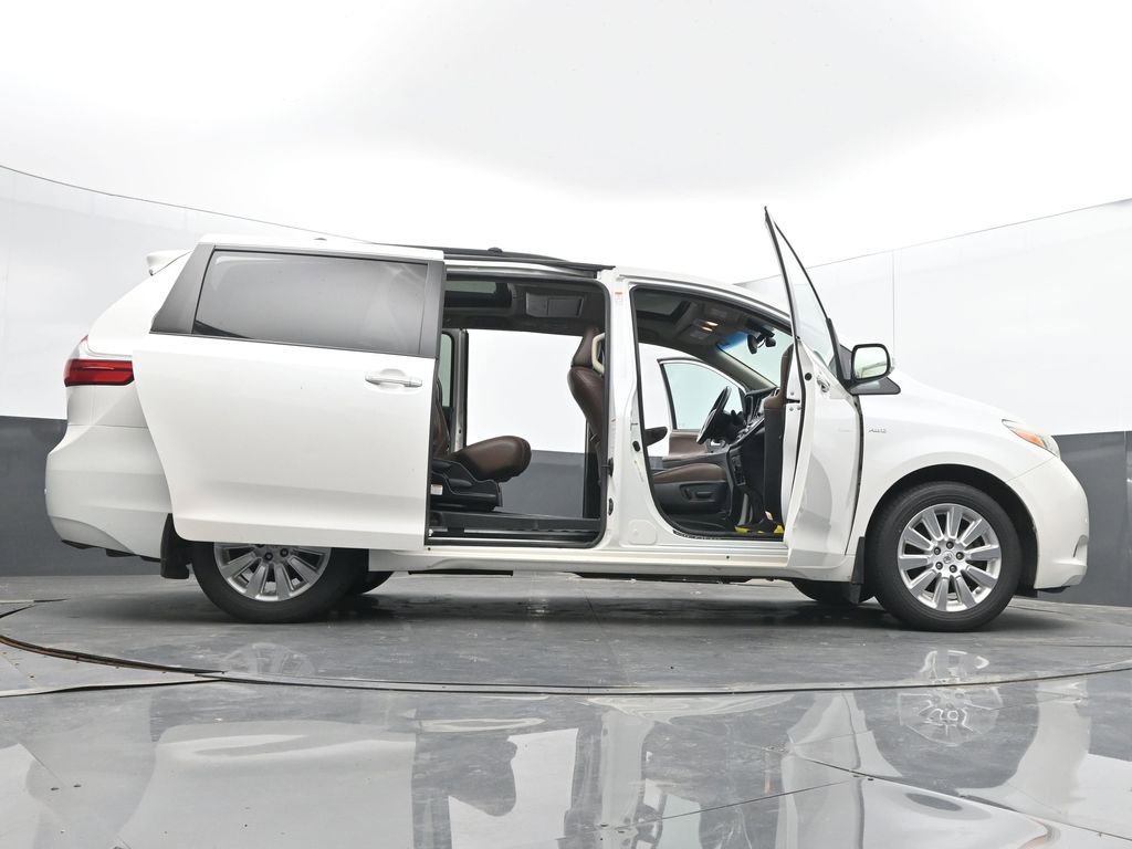 Used 2016 Toyota Sienna Limited Premium AWD/4WD image 81