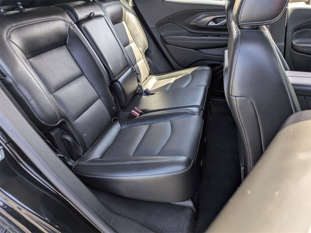 Used 2023 GMC Terrain SLT image 28