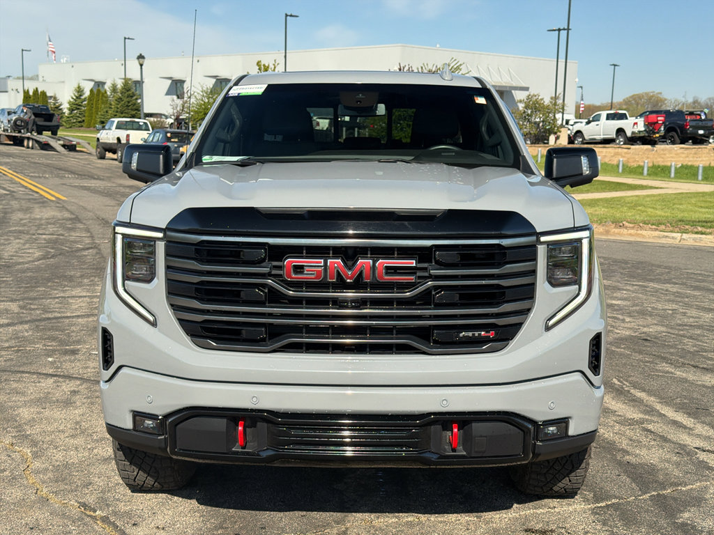 Used 2025 GMC Sierra 1500 AT4 w/ AT4 Premium Package AWD/4WD image 7