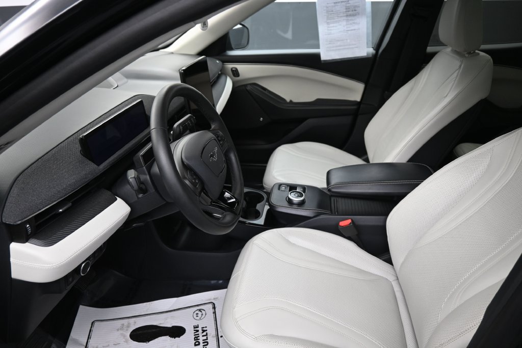 Used 2023 Ford Mustang Mach-E Premium AWD/4WD image 23