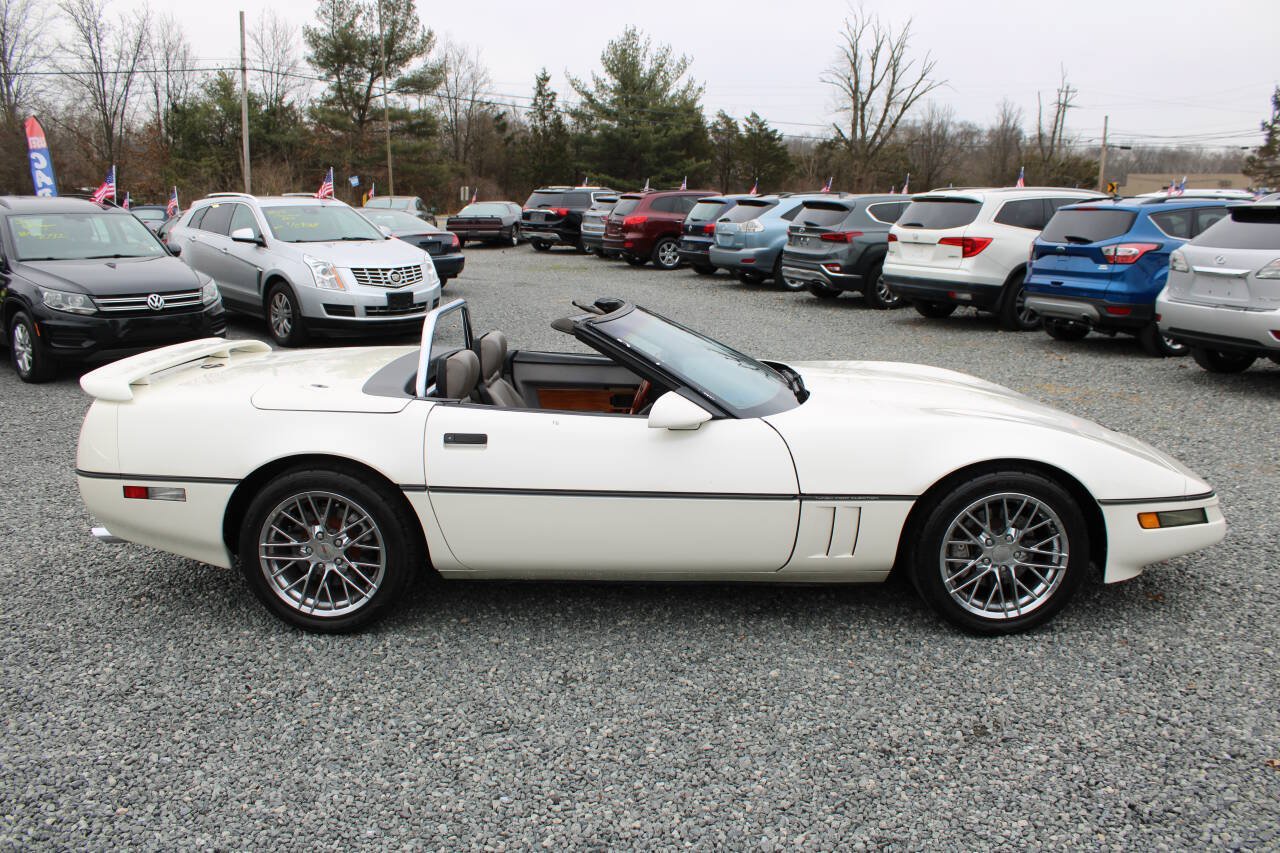 Used 1989 Chevrolet Corvette Convertible RWD image 6