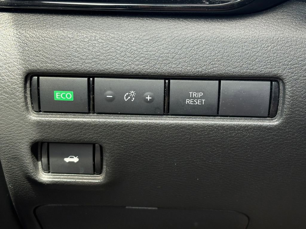 Used 2022 Nissan Sentra SV w/ All-Weather Package FWD image 3