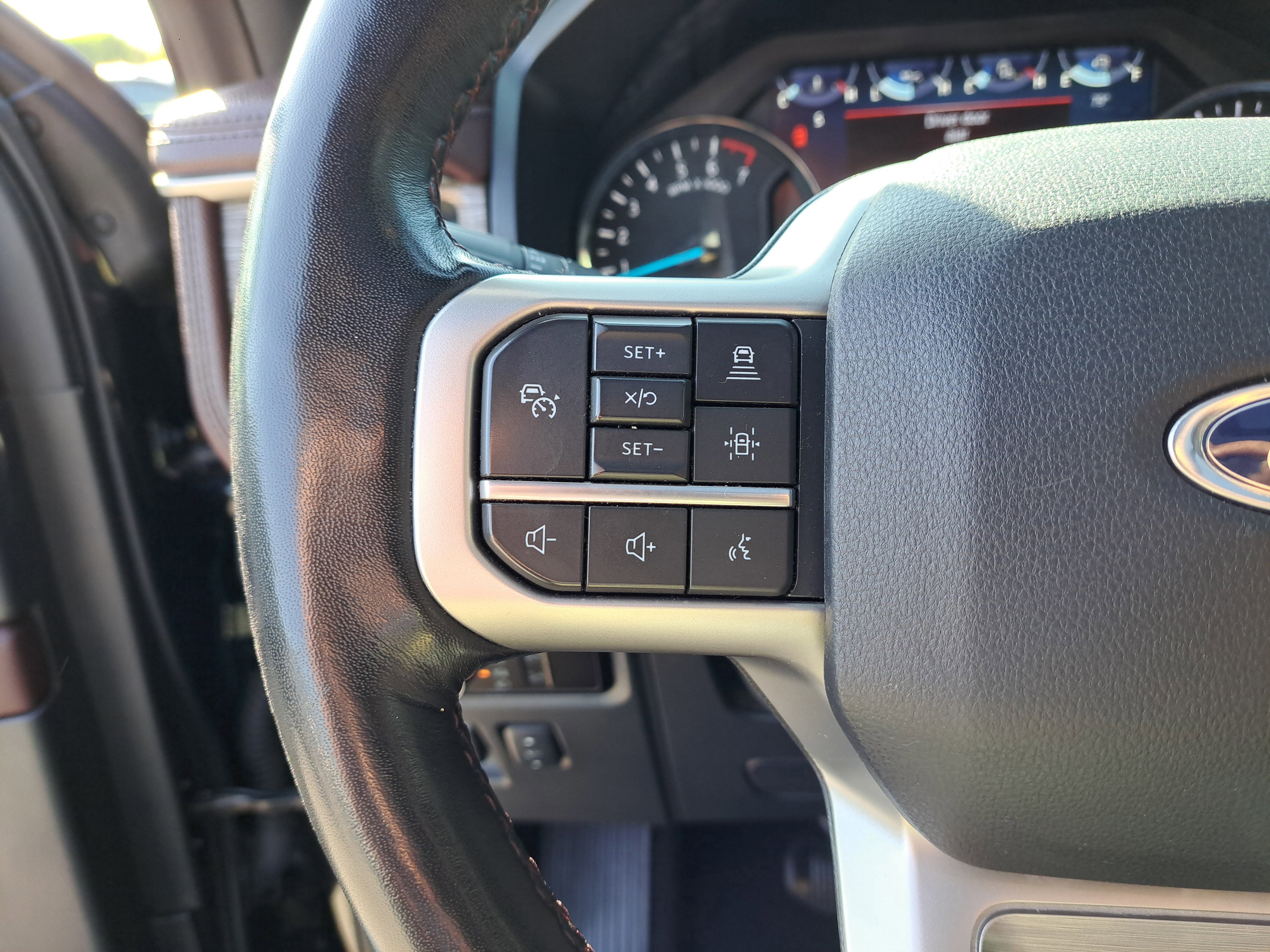 Used 2023 Ford Expedition Limited image 16