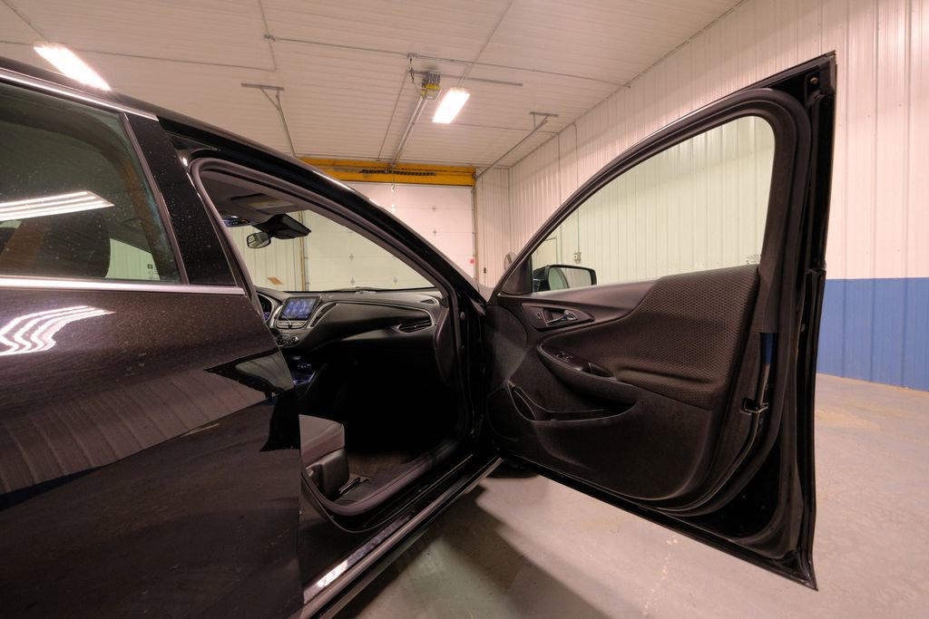 Used 2024 Chevrolet Malibu LT image 15