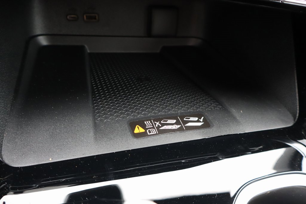 Used 2025 Chevrolet Traverse LT w/ Sun and Wheel Package image 15