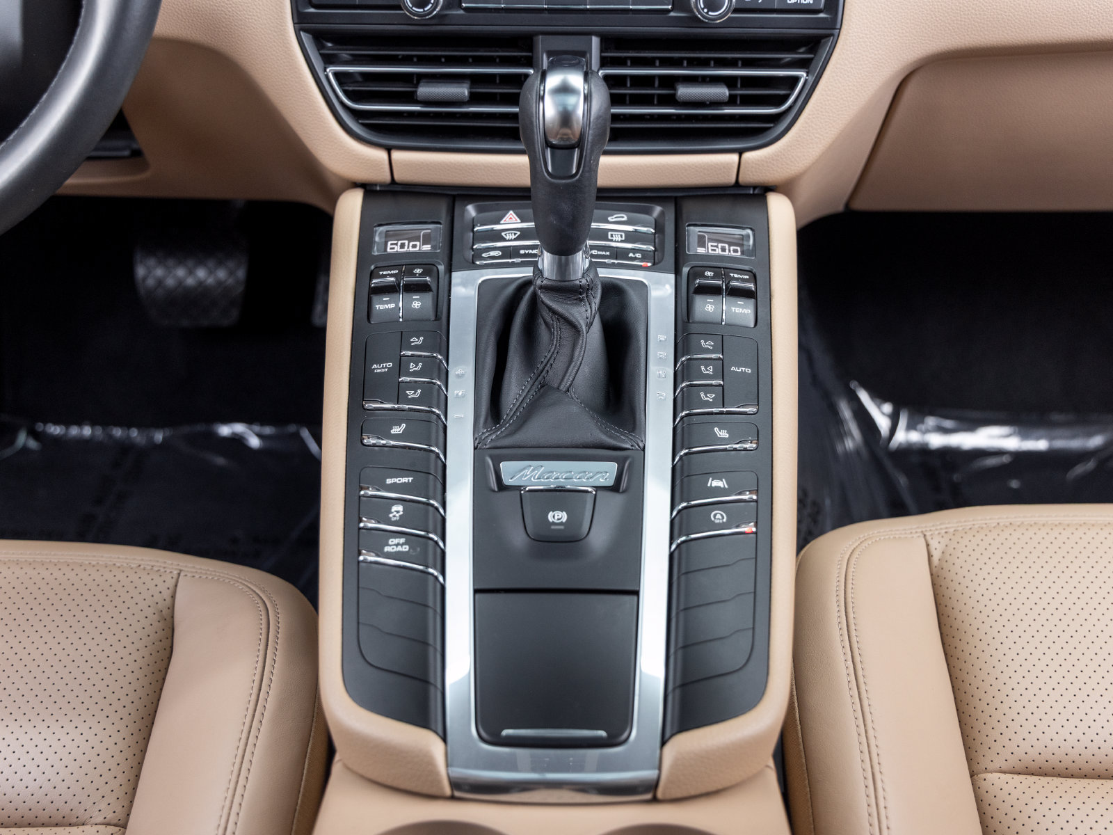 Certified 2021 Porsche Macan AWD/4WD image 48