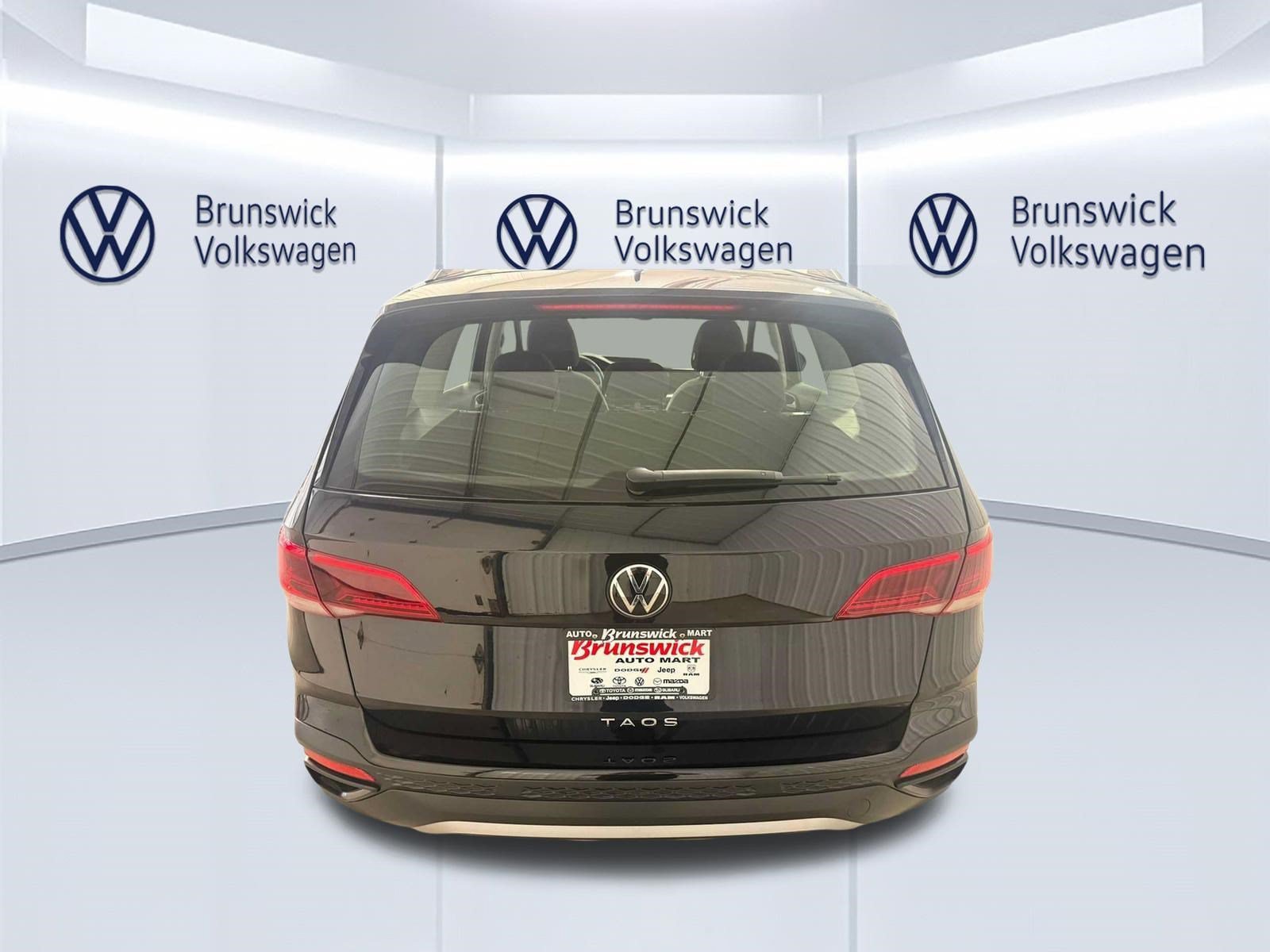 Certified 2023 Volkswagen Taos S FWD image 16