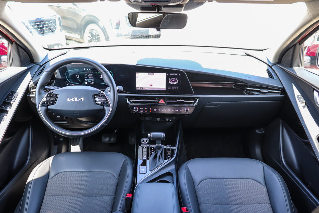 Certified 2025 Kia Niro EX FWD image 13