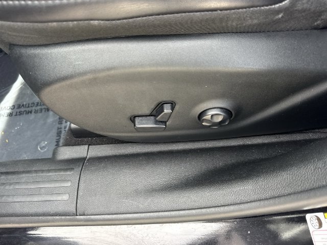 Used 2019 Jeep Cherokee Latitude Plus FWD image 12