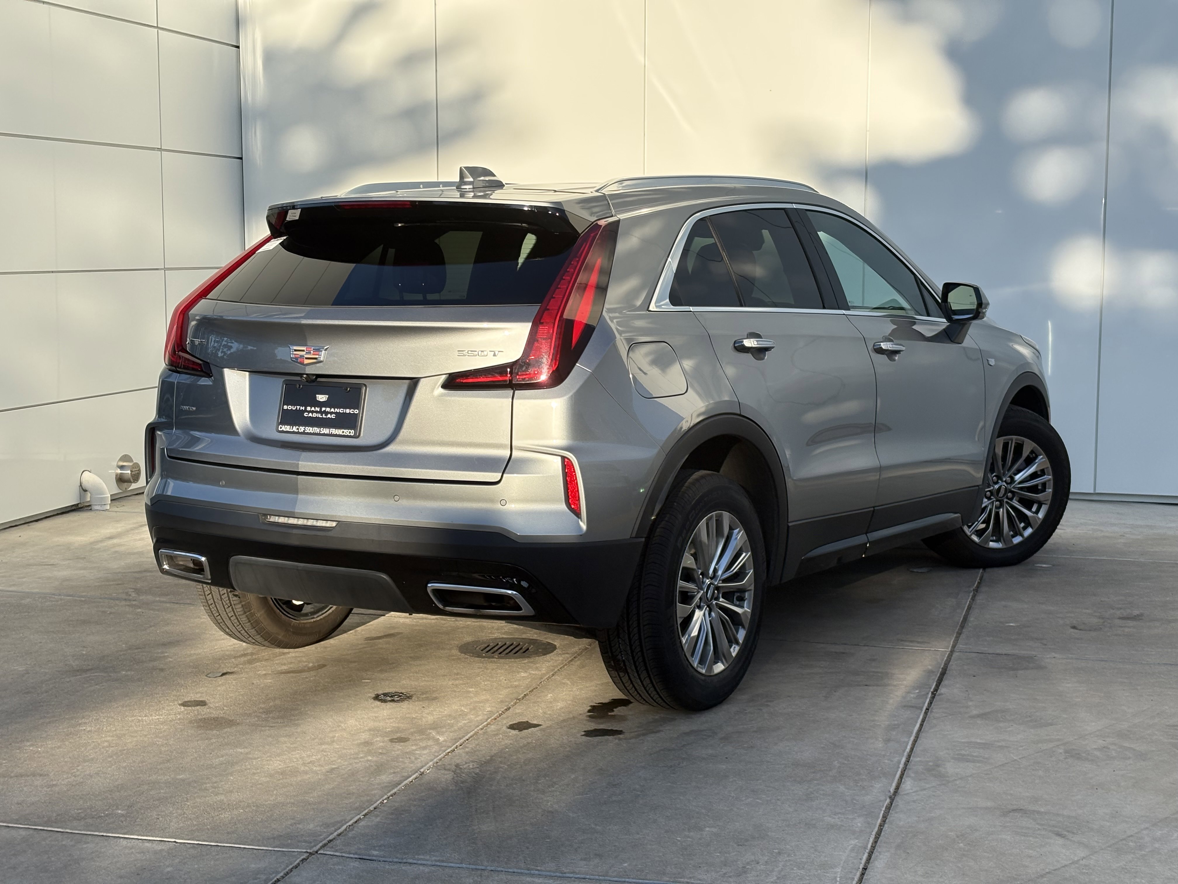 Used 2024 Cadillac XT4 Premium Luxury image 7