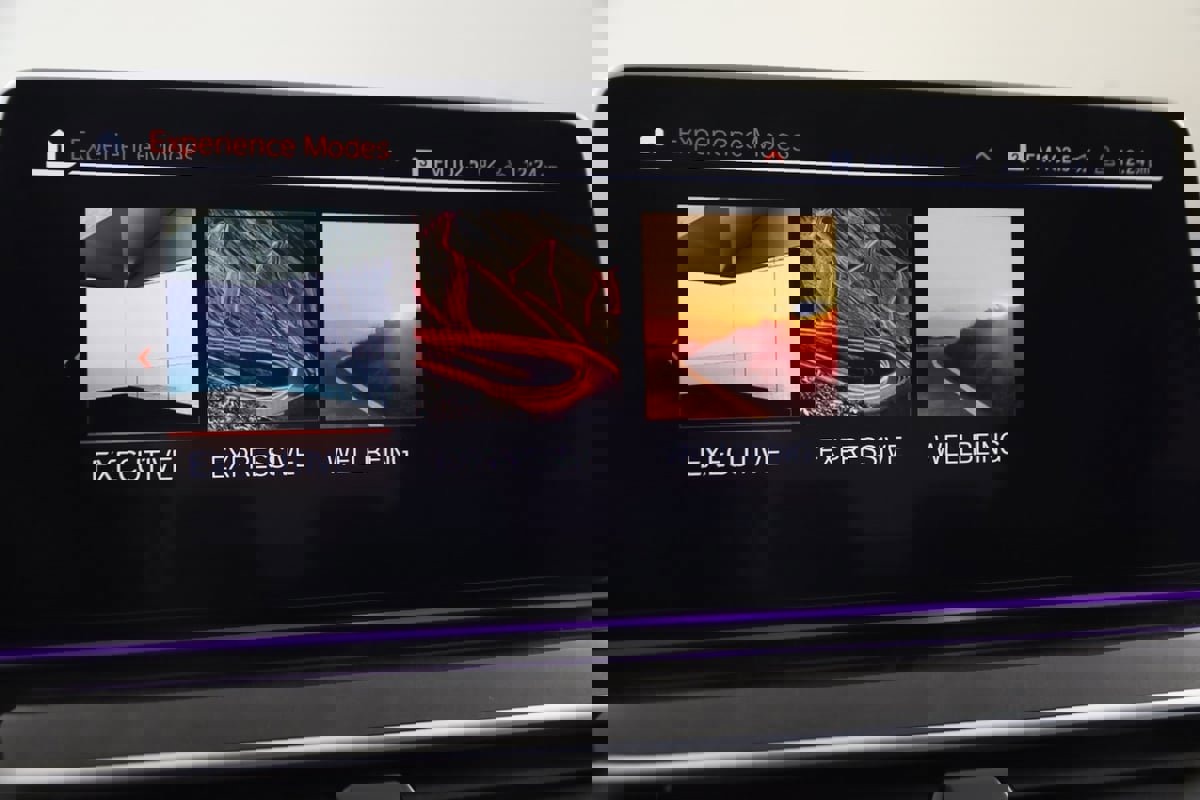 Used 2023 BMW 540i xDrive w/ M Sport Package image 39