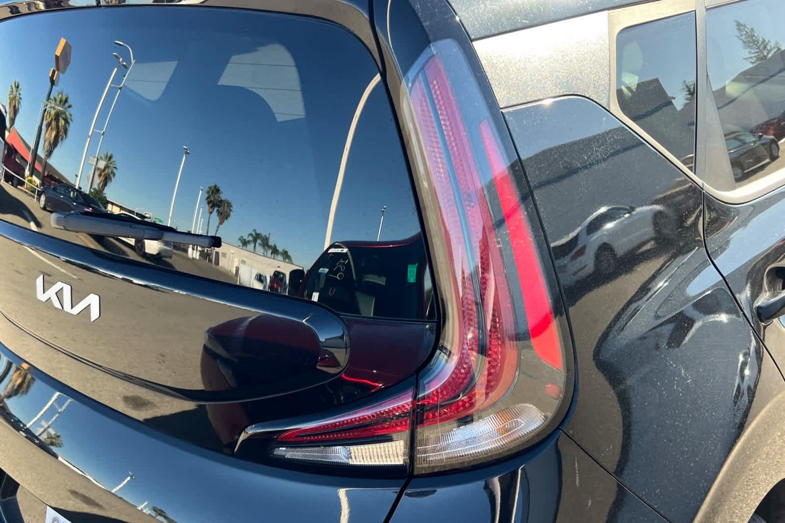 Used 2024 Kia Soul LX w/ Option Group 015 FWD image 18