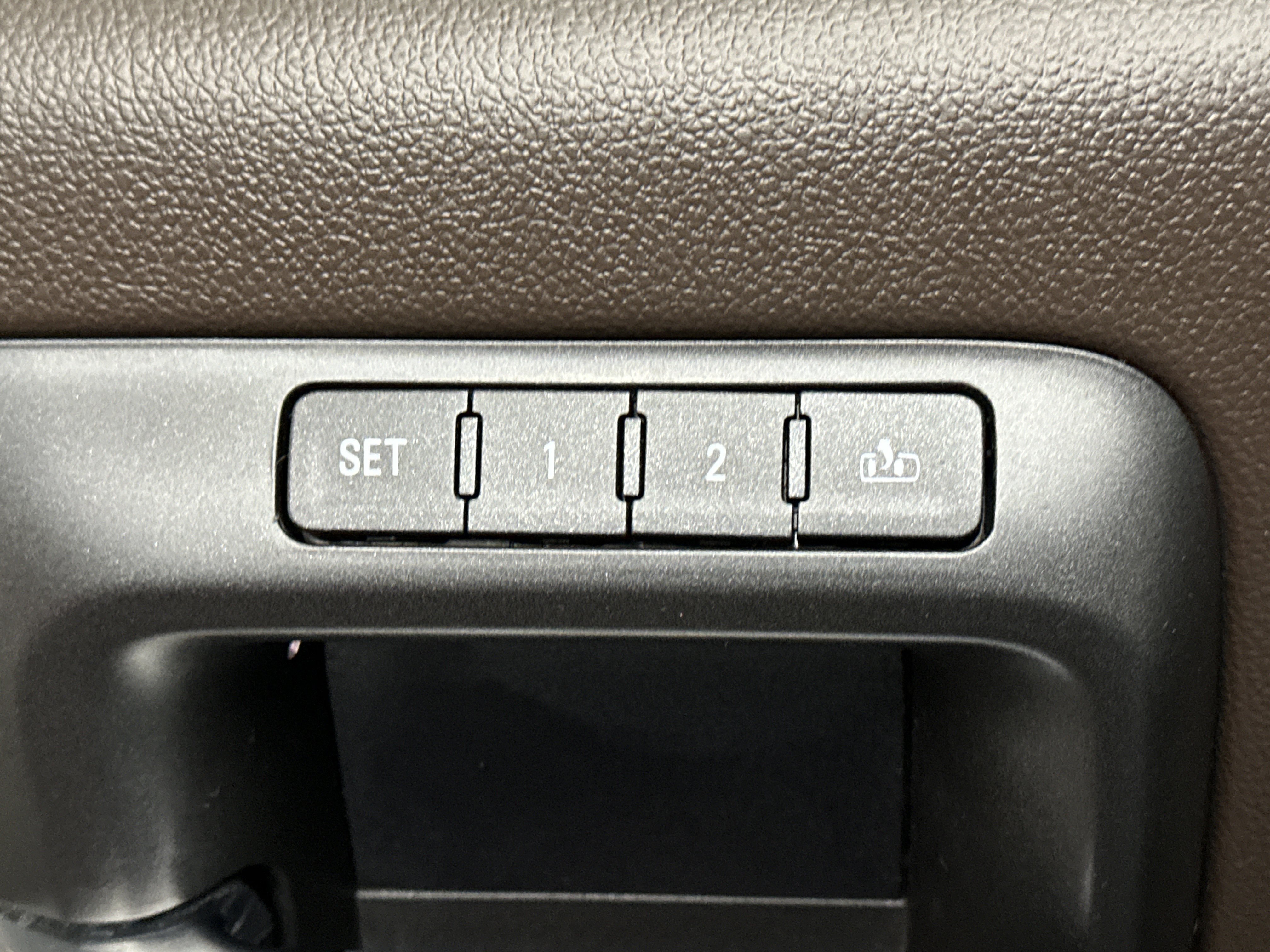 Used 2018 GMC Sierra 1500 SLT image 39