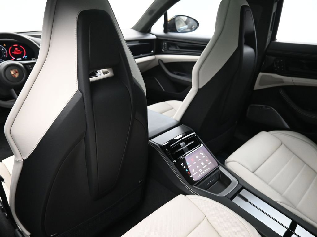 Certified 2026 Porsche Panamera GTS image 10